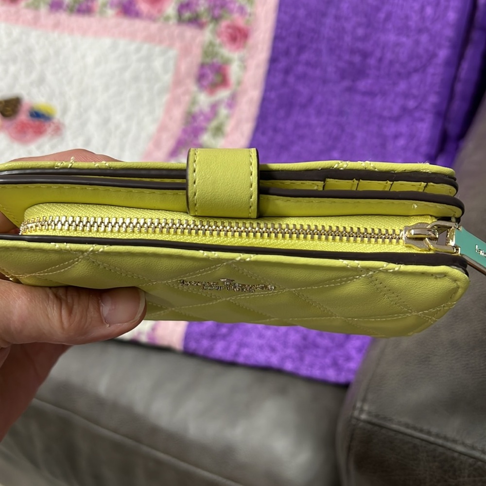 Kate Spade Pale Chartreuse Quilted Wallet NWOT - Picture 6 of 12